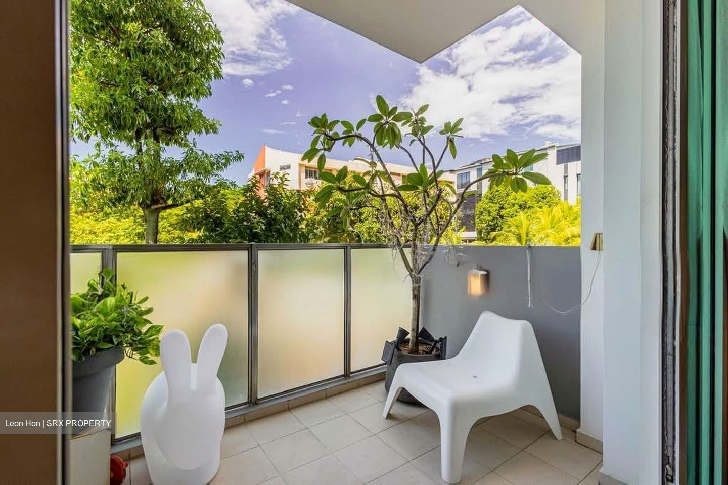 Vacanza @ East (D14), Condominium #580564721